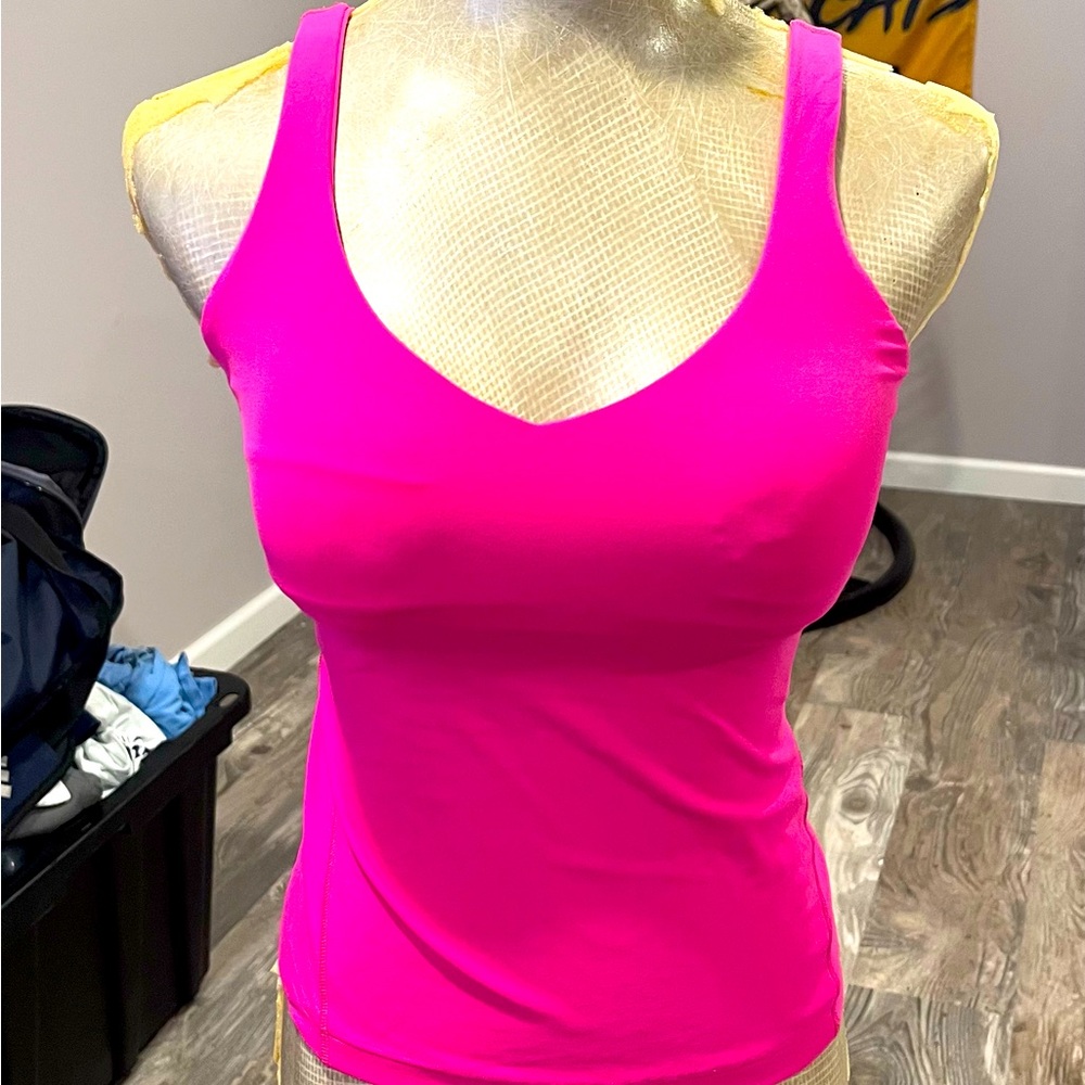 Lululemon hot pink top size 4